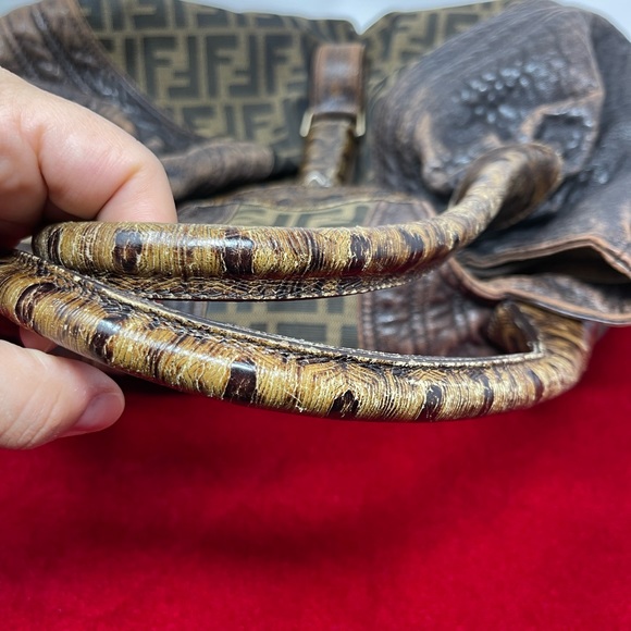 authentic FENDI Brown Leather Gold-plated Spy Shoulder Bag - Picture 14 of 15